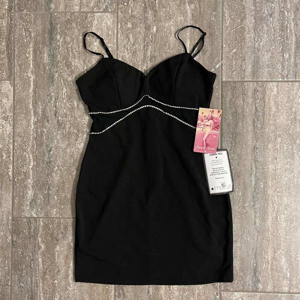 Emerald-sundae Women's Black Dress